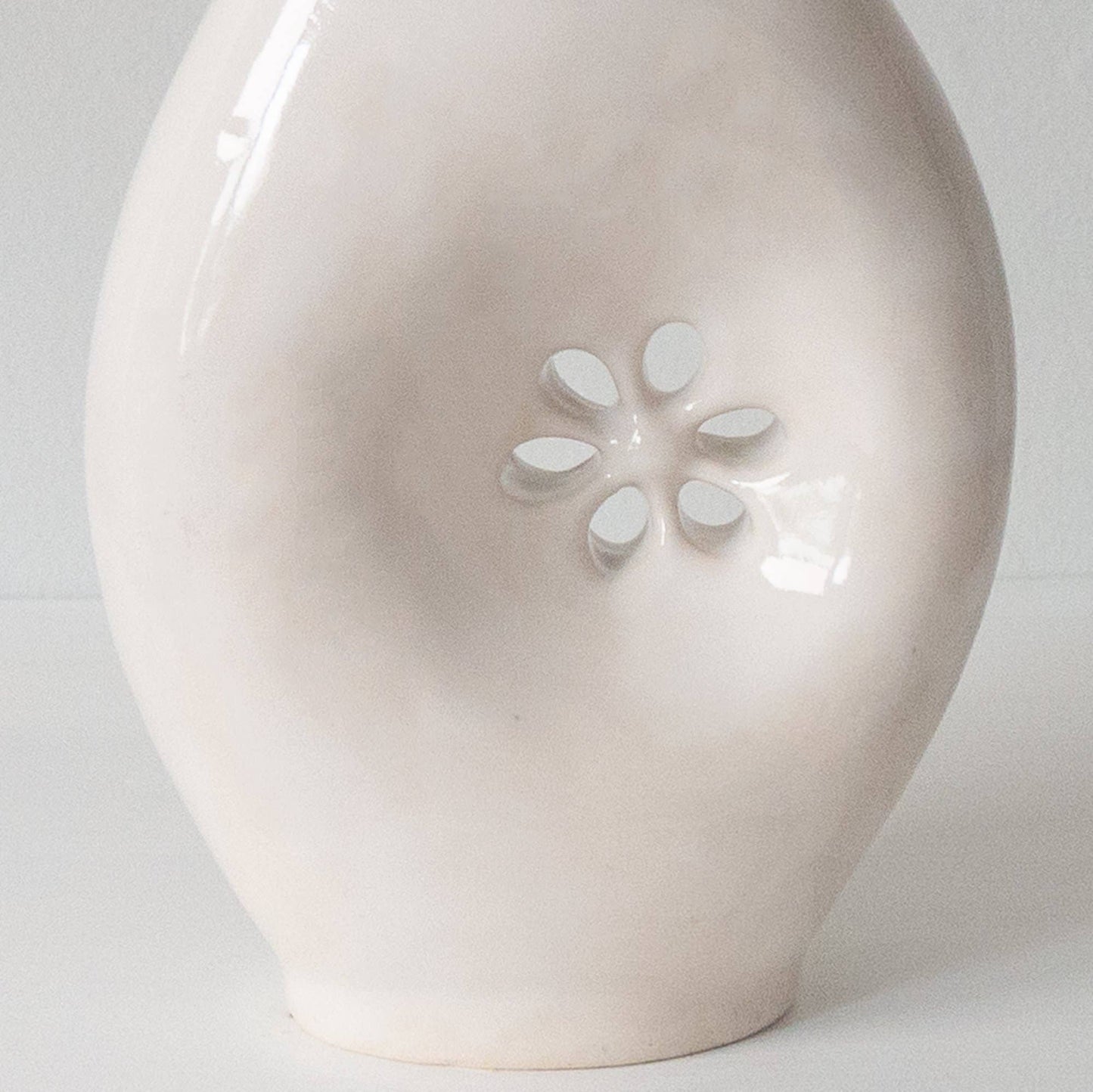 Ceramic Daisy Vase
