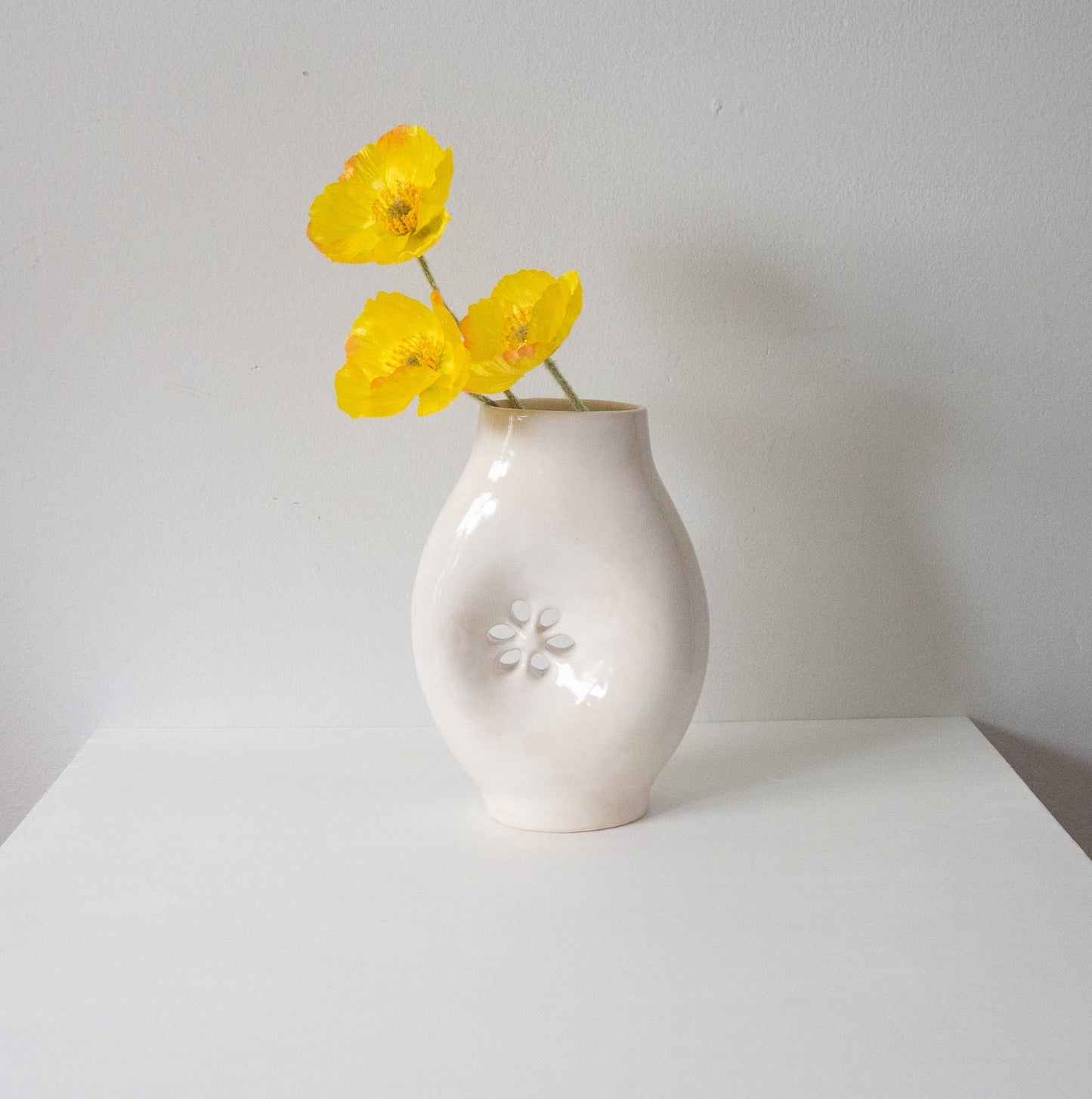 Ceramic Daisy Vase