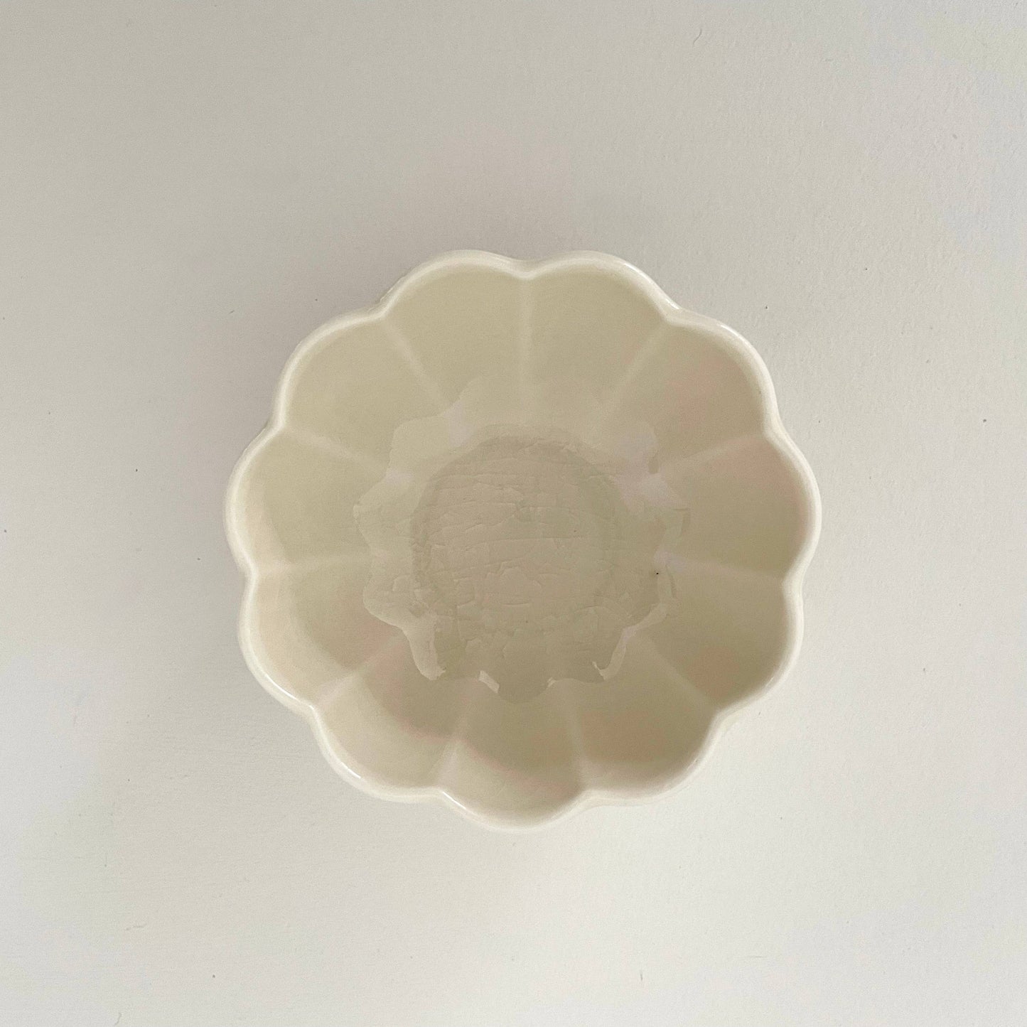 3" Ceramic Chrysanthemum Bowls