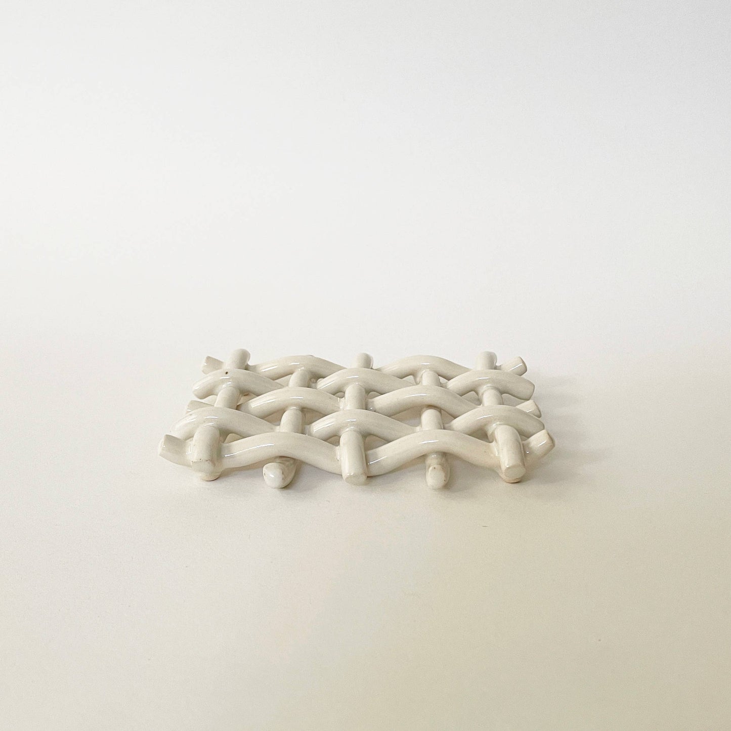 Ceramic Woven Lattice Soap Dish