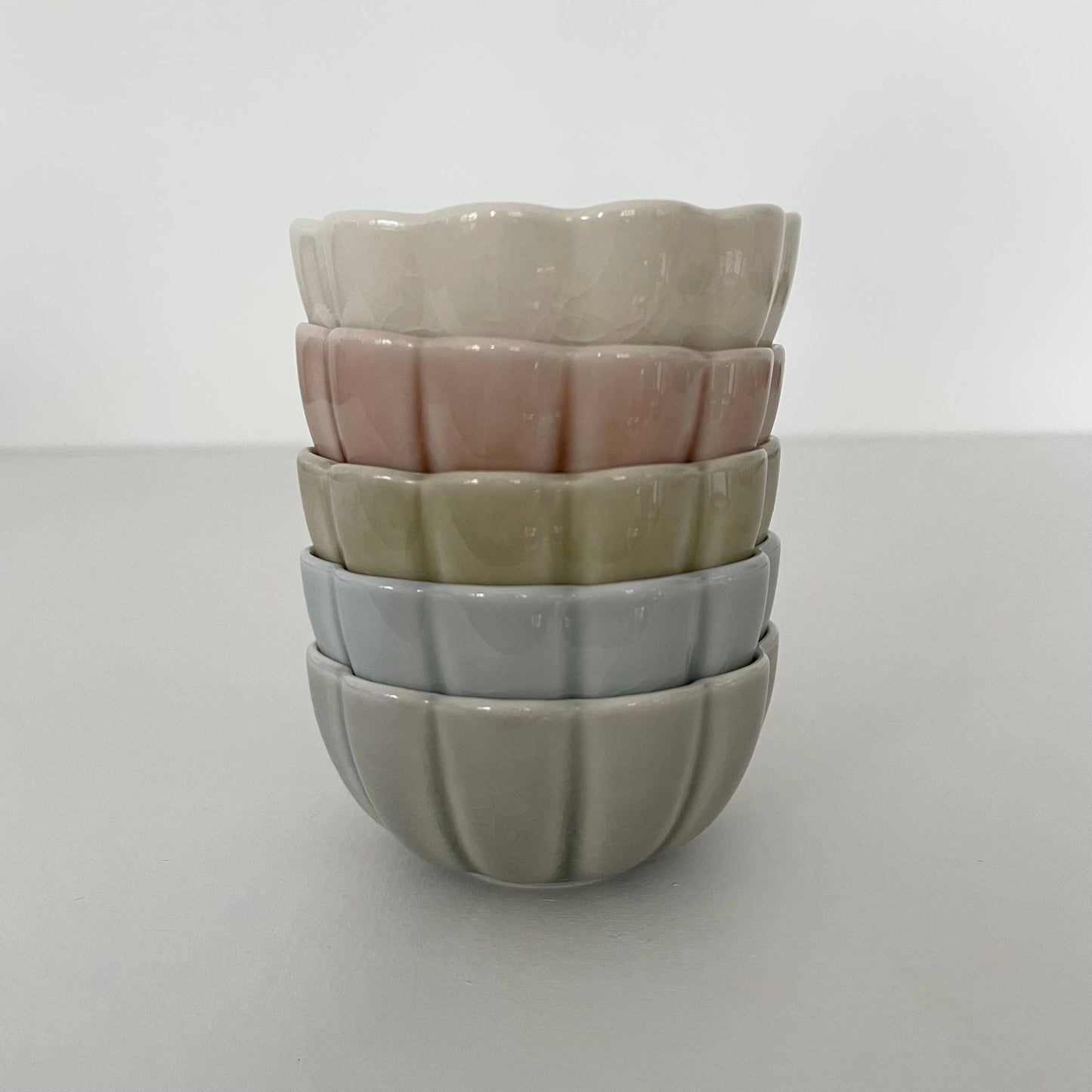 3" Ceramic Chrysanthemum Bowls