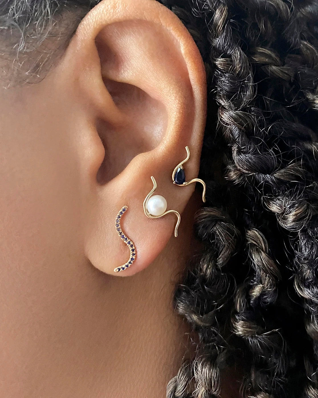 Pearl Wave Stud Earring