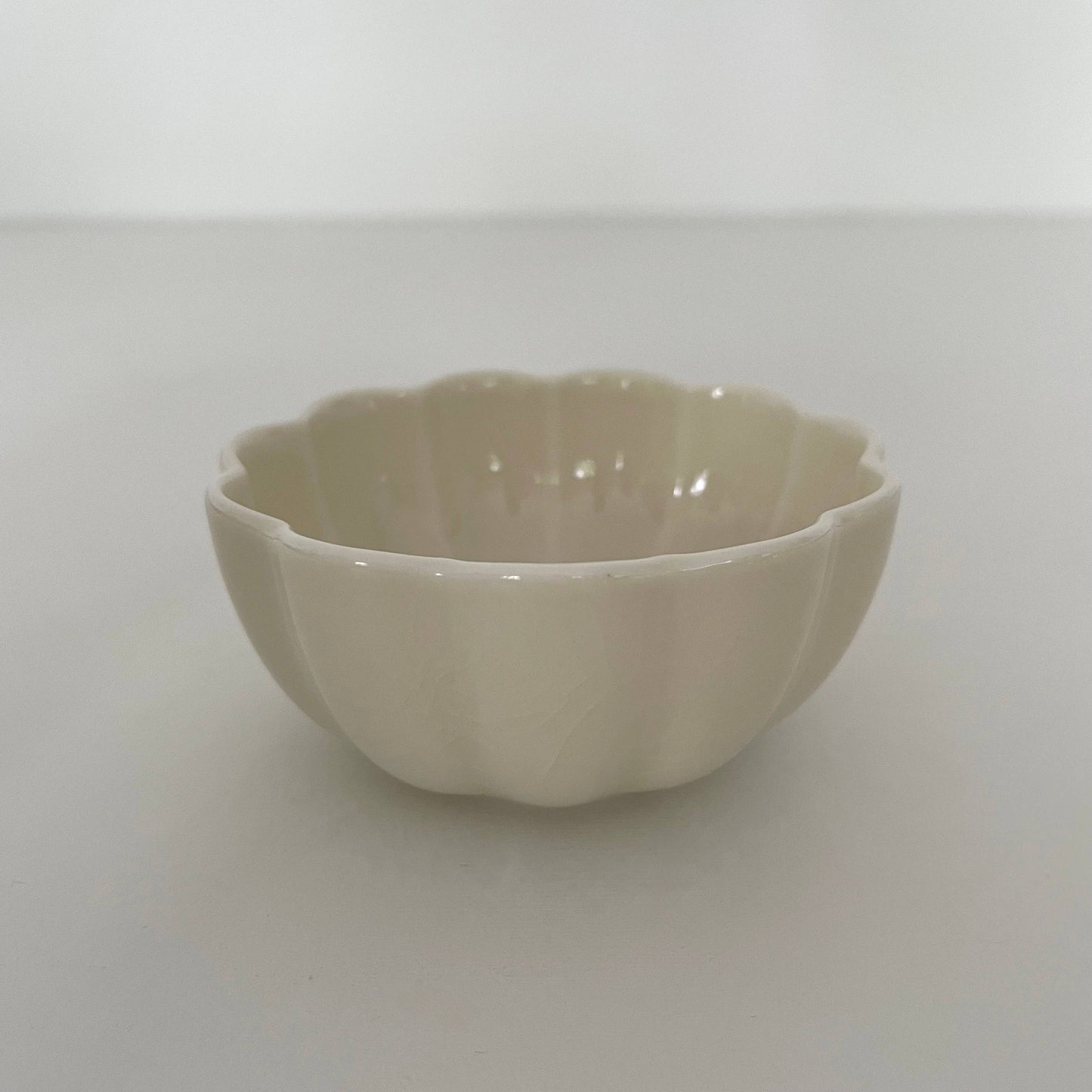 3" Ceramic Chrysanthemum Bowls
